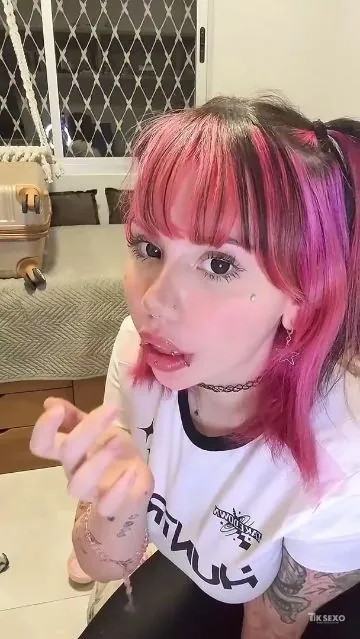 Kinechan porno tomando gozada na boca depois da punheta