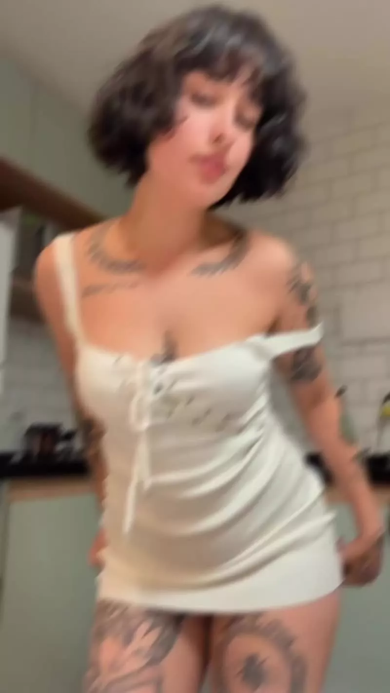 Martina Oliveira dançando vazou calcinha