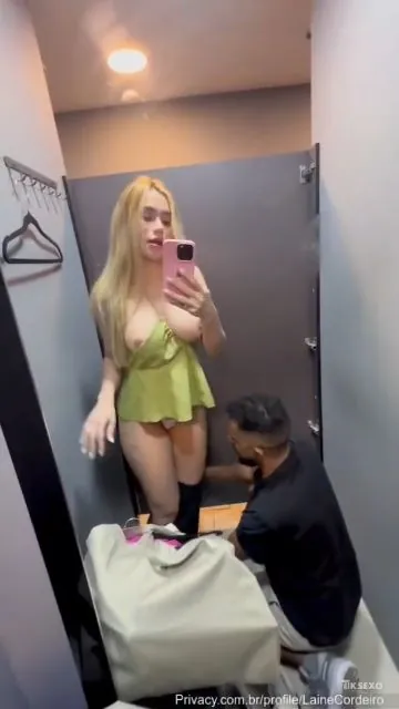 Foda rapidinha no provador da loja - Laine Cordeiro