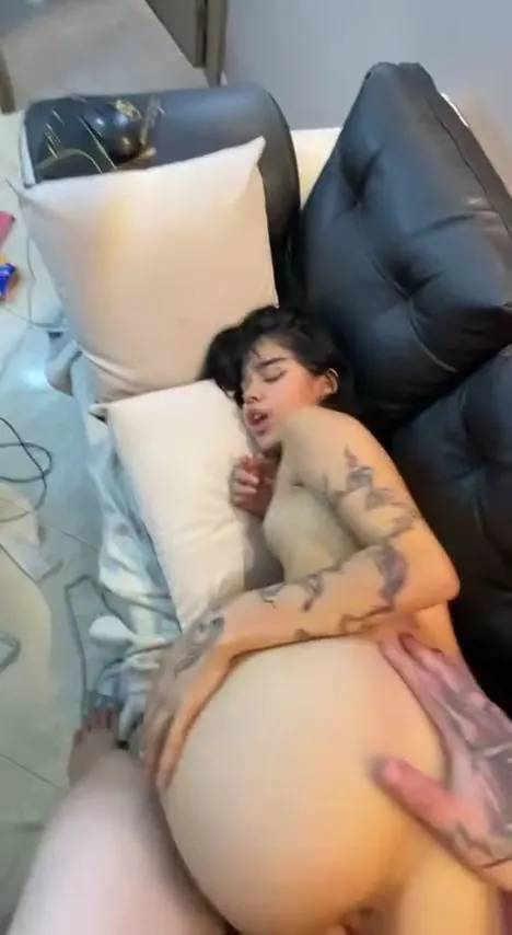 Morena fudendo gostoso de quatro com namorado - Letícia do Tiktok