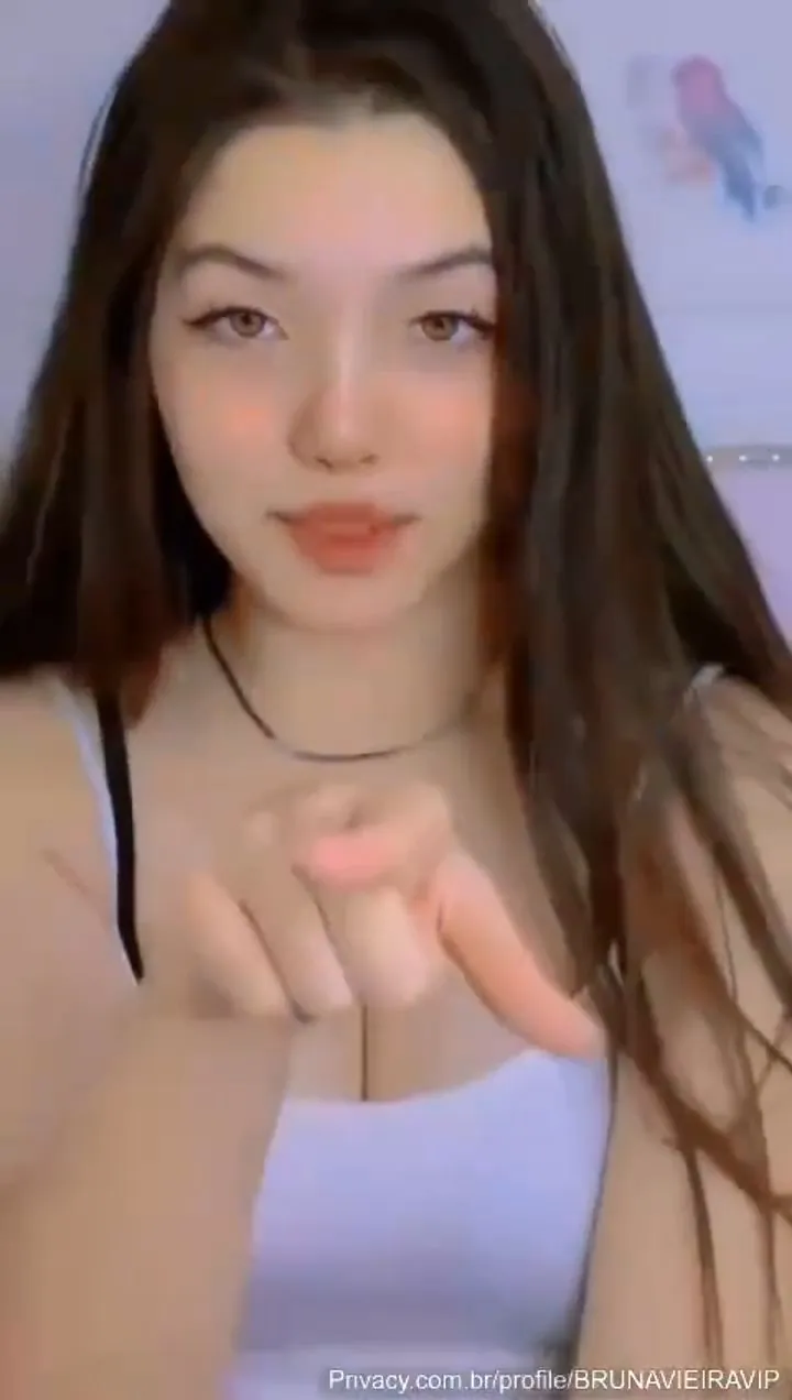 Bruna Vieira porn anal fudendo com o cu apertadinho - Bruna Vieira VIP