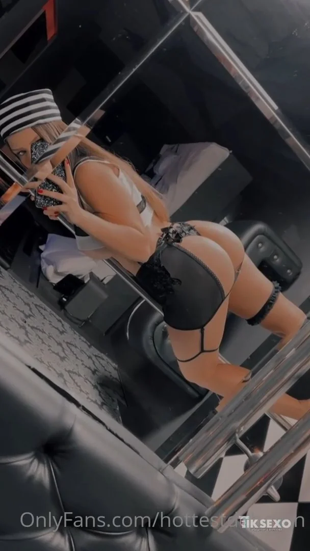 Deborah Furgang nua em uma fantasia sexual