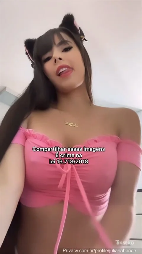 Juliana Bonde XXX pelada passando a mão na buceta